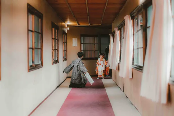 ハレノヒビフォトの撮影実績写真「05 - なつかし|フィルム風(赤)」2枚目